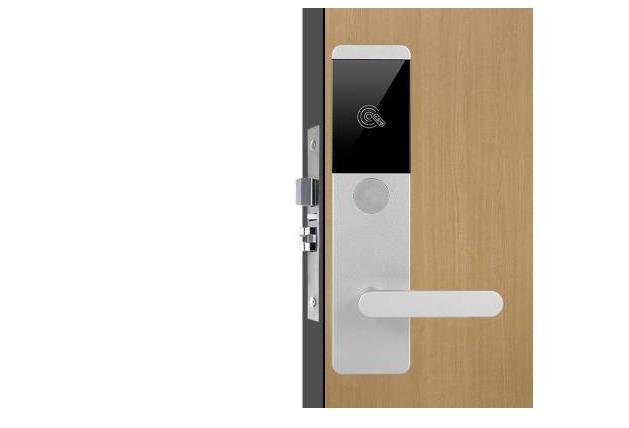 Smart door lock install on door