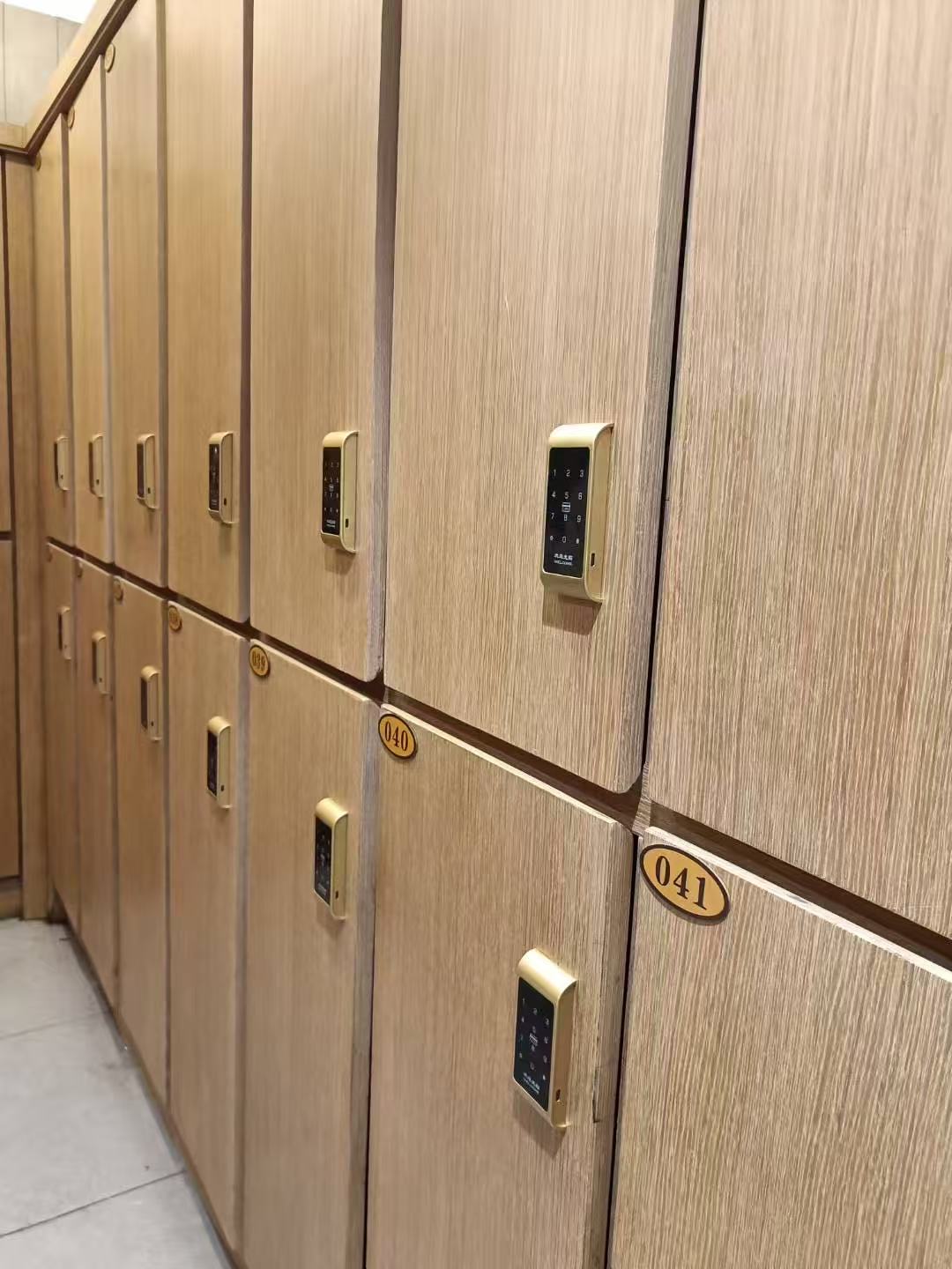 YonAnn Keypad cabinet lock install on locker