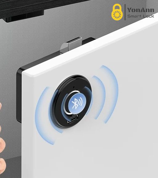 Cerradura de armario con lector de huellas dactilares compatible con Tuya | Desbloqueo multimodo, alimentación de emergencia tipo C